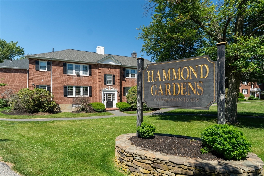 33 Hammond Pond Pkwy # 4