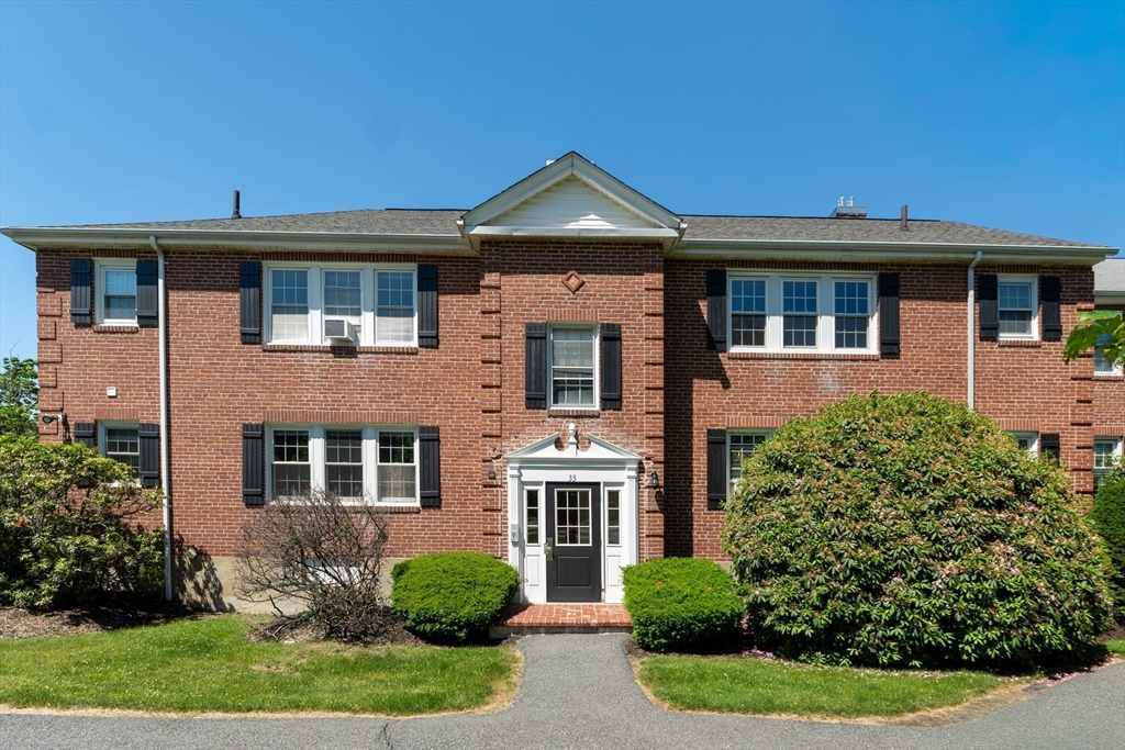 33 Hammond Pond Pkwy # 4