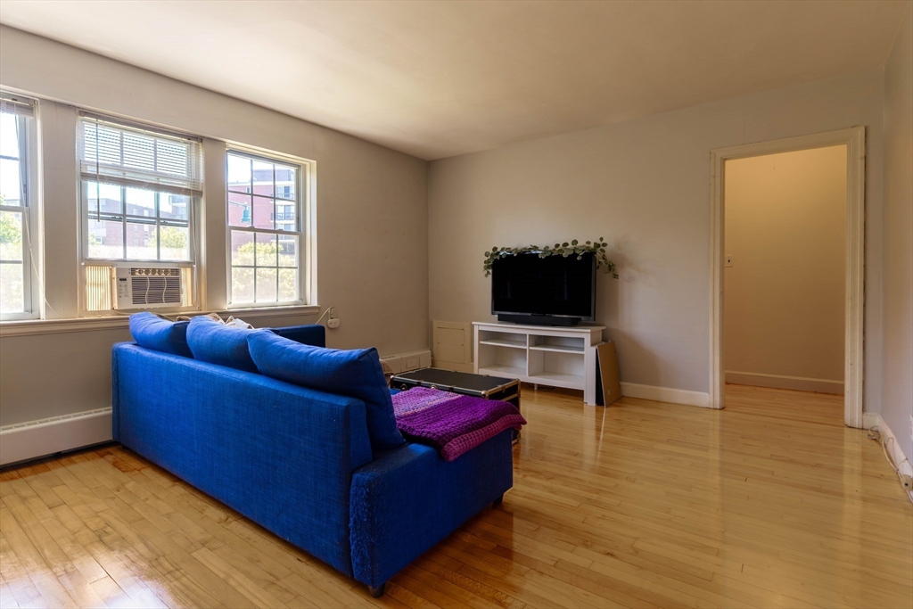 33 Hammond Pond Pkwy # 4