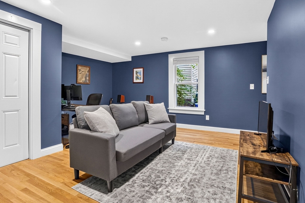 67 Florence St # 1