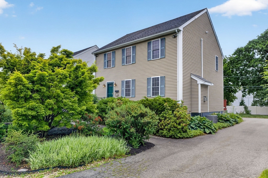 10 Brook St