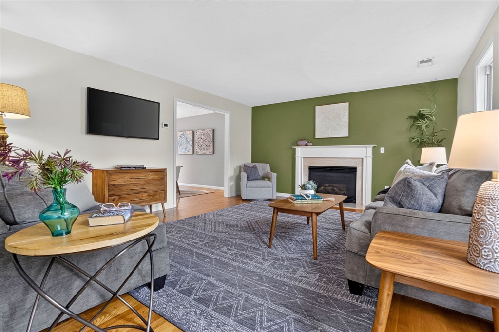 10 Brook St