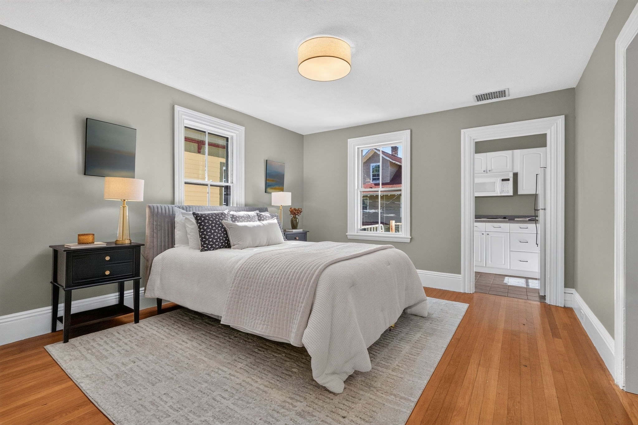 38 Holbrook St