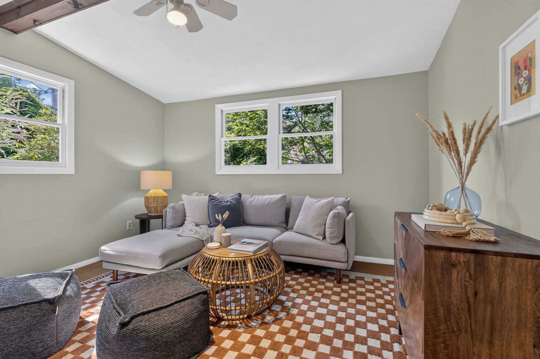 38 Holbrook St