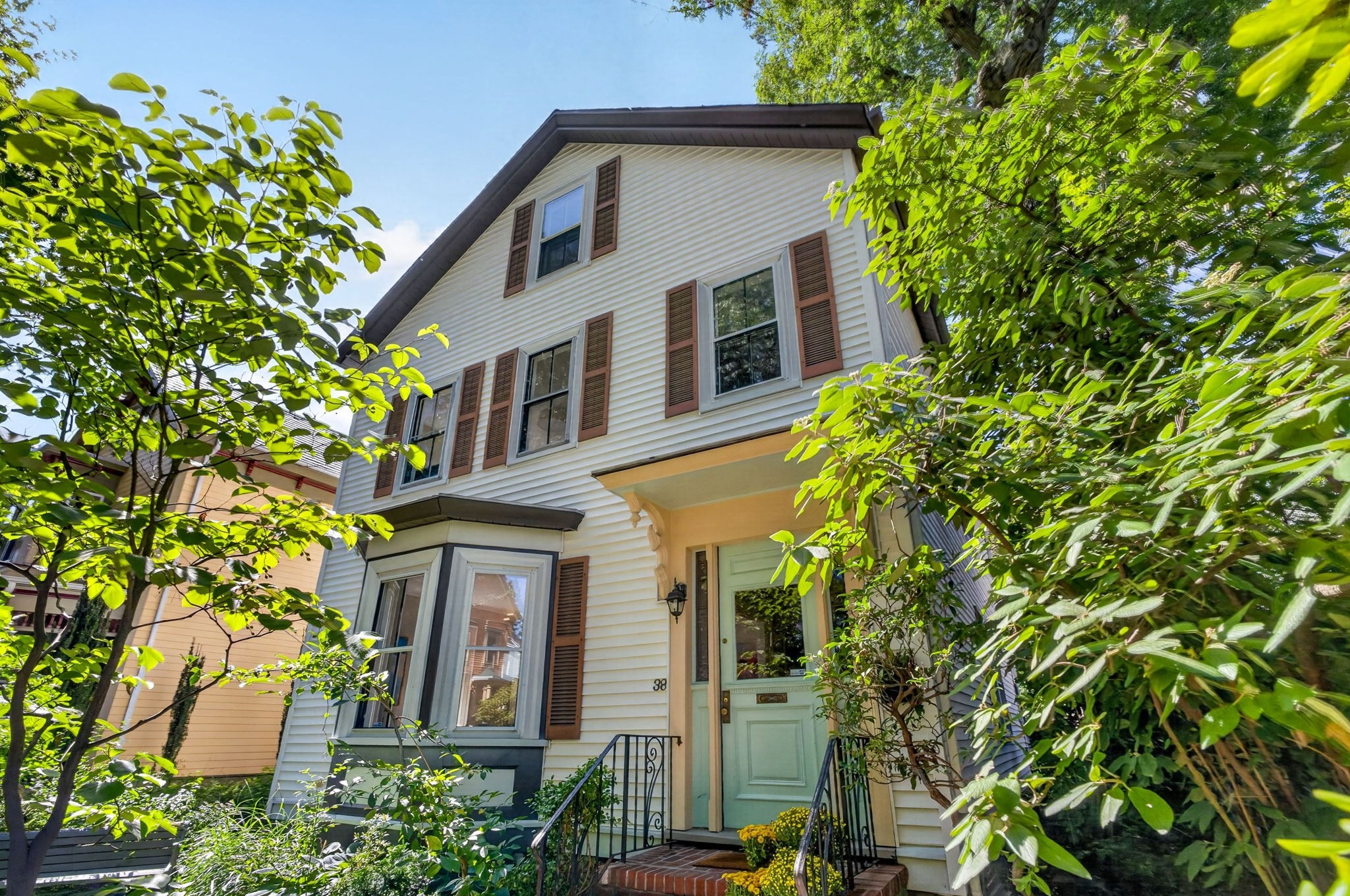 38 Holbrook St