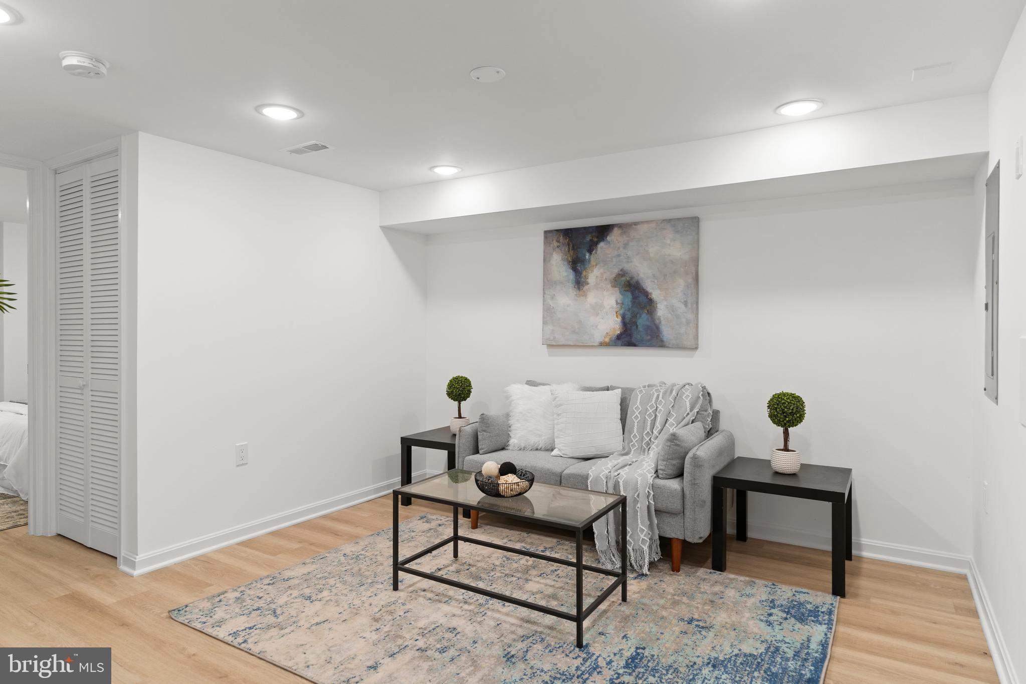 314 Channing St NE