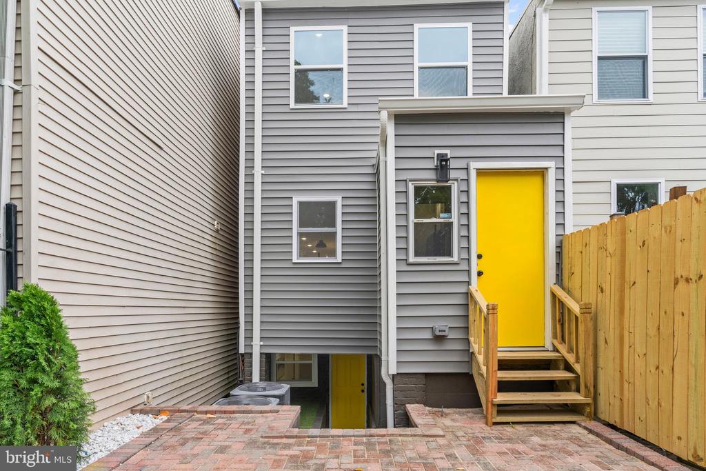 314 Channing St NE