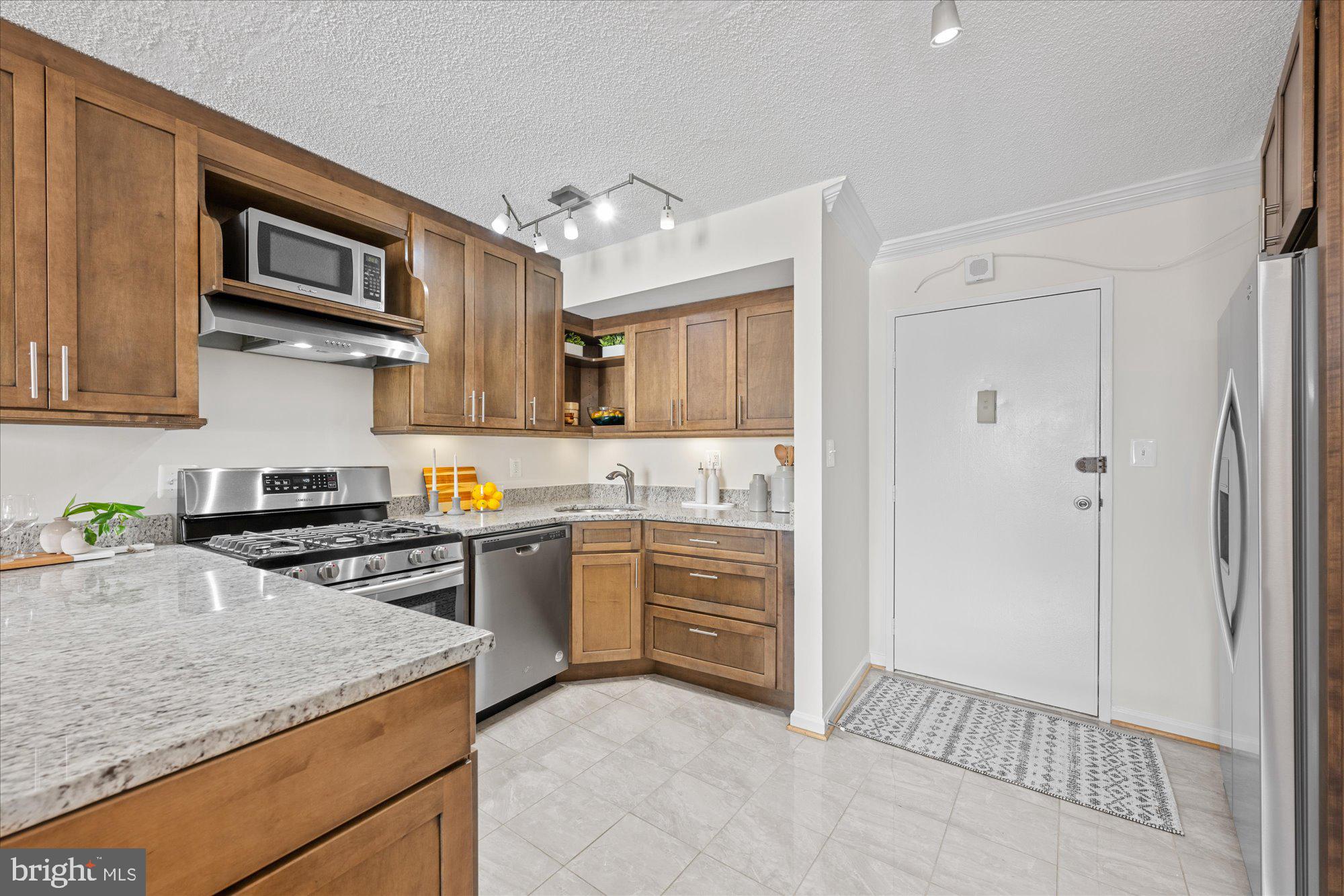 1239 Vermont Ave NW #1008