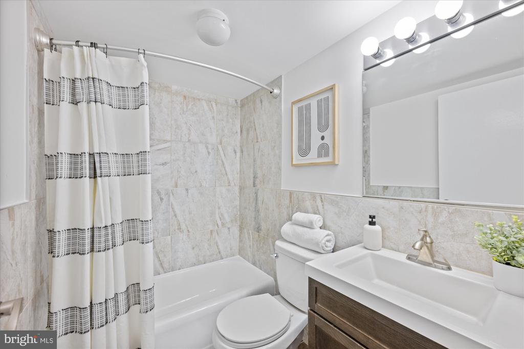 1239 Vermont Ave NW #1008