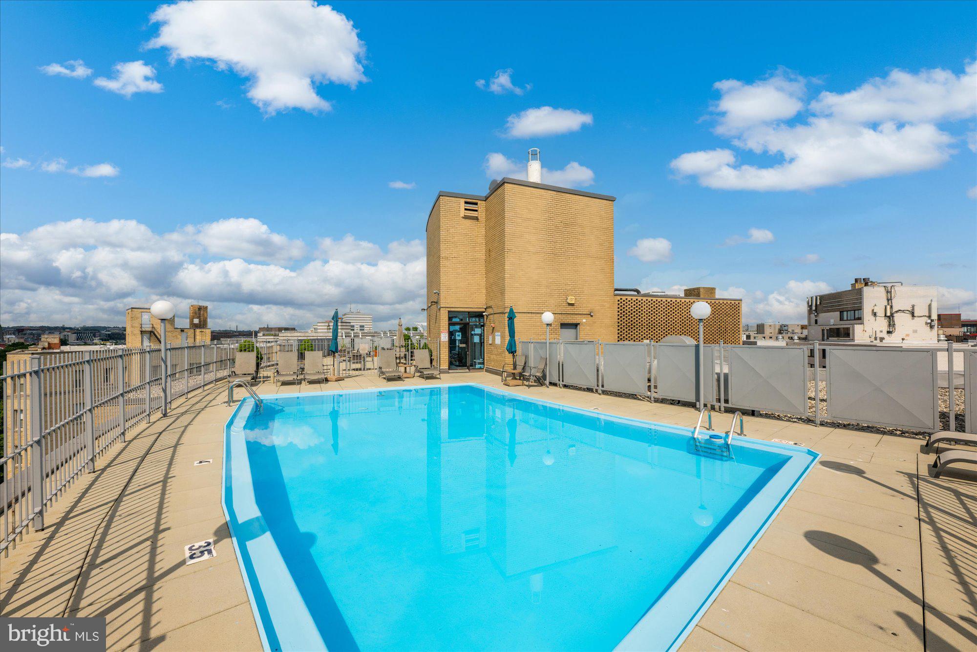 1239 Vermont Ave NW #1008