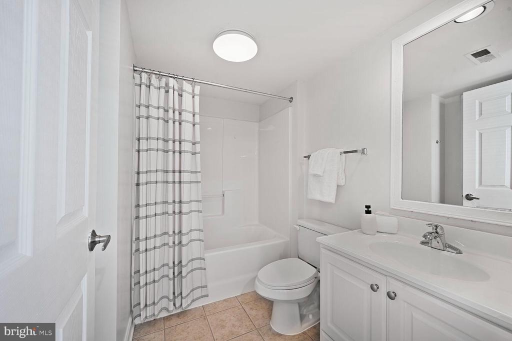5414 1ST PL NW #402