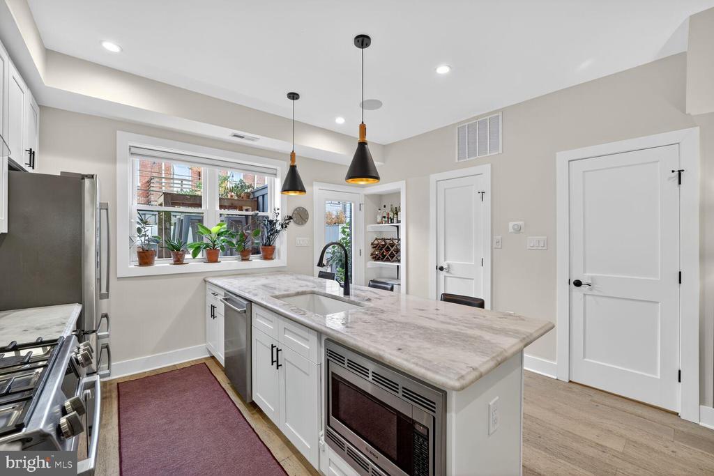 146 U STREET NE