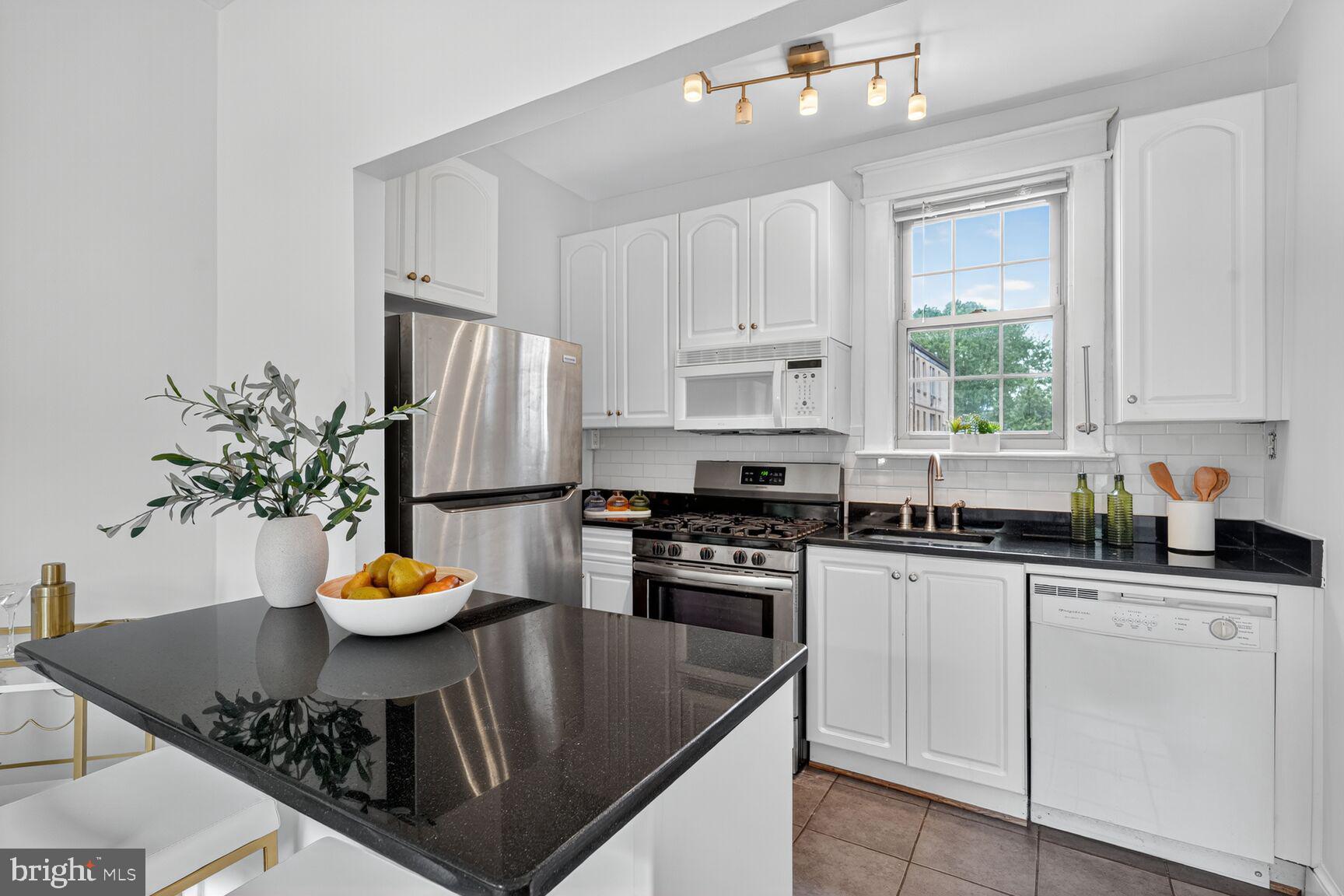 3026 WISCONSIN AVENUE NW 102