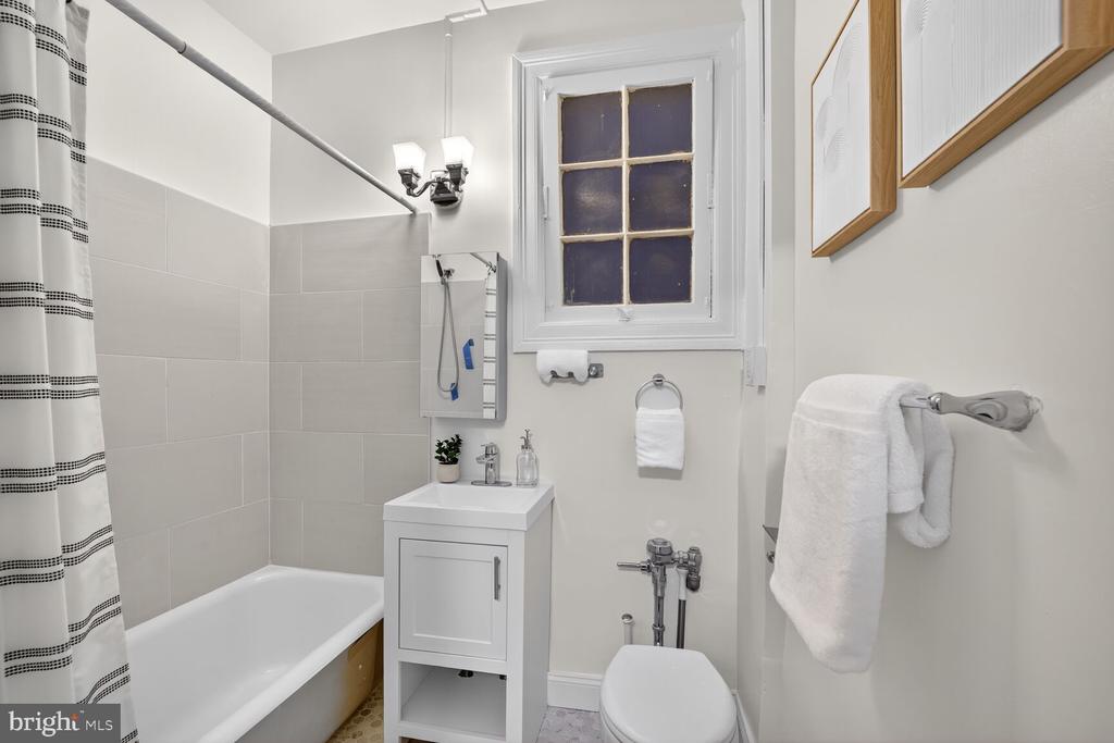 2707 ADAMS MILL ROAD NW 303
