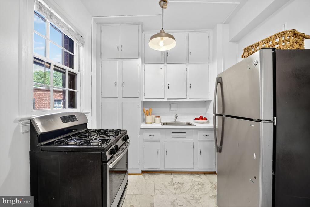 2707 ADAMS MILL ROAD NW 303