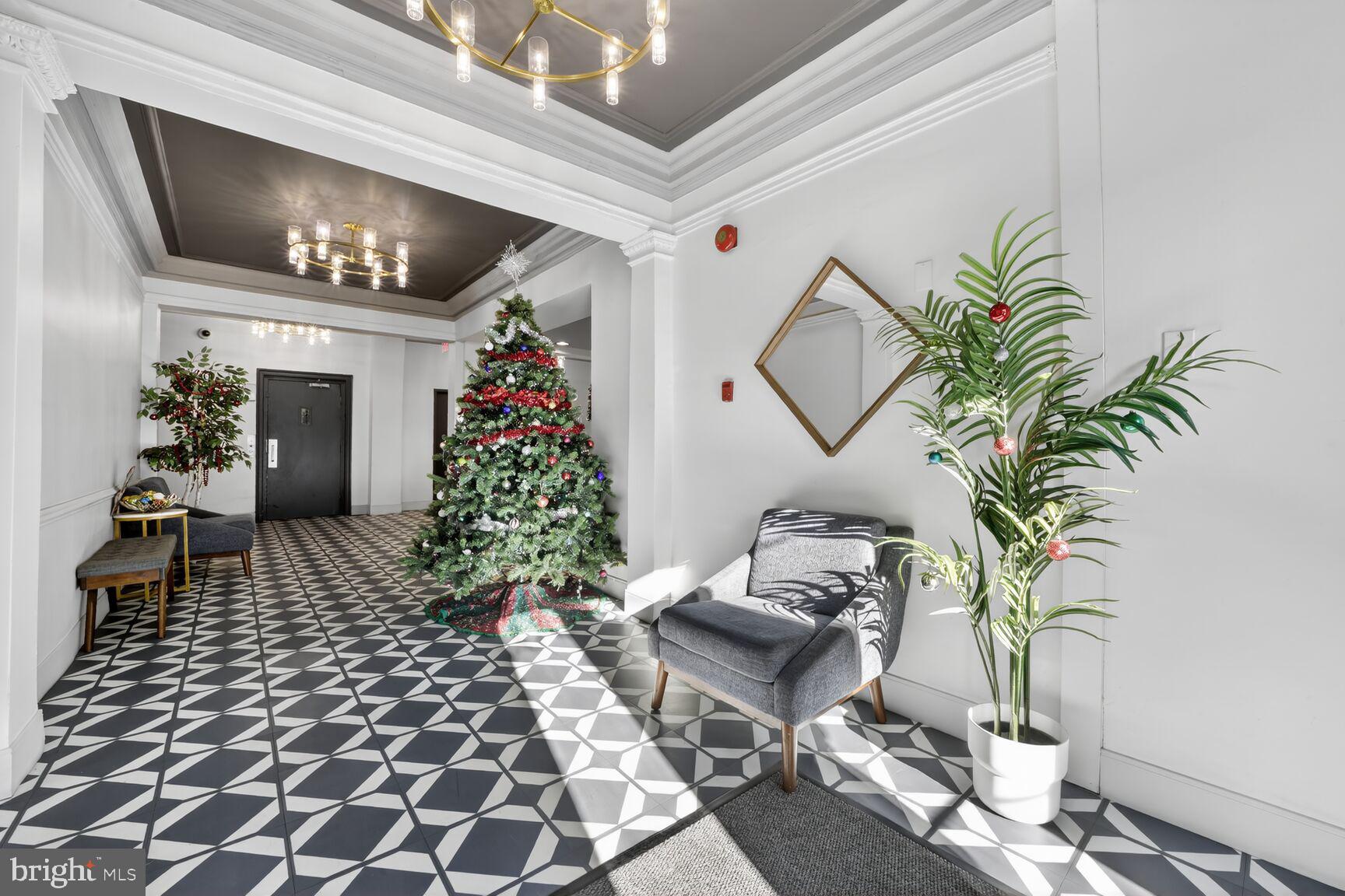 1669 COLUMBIA NW 313