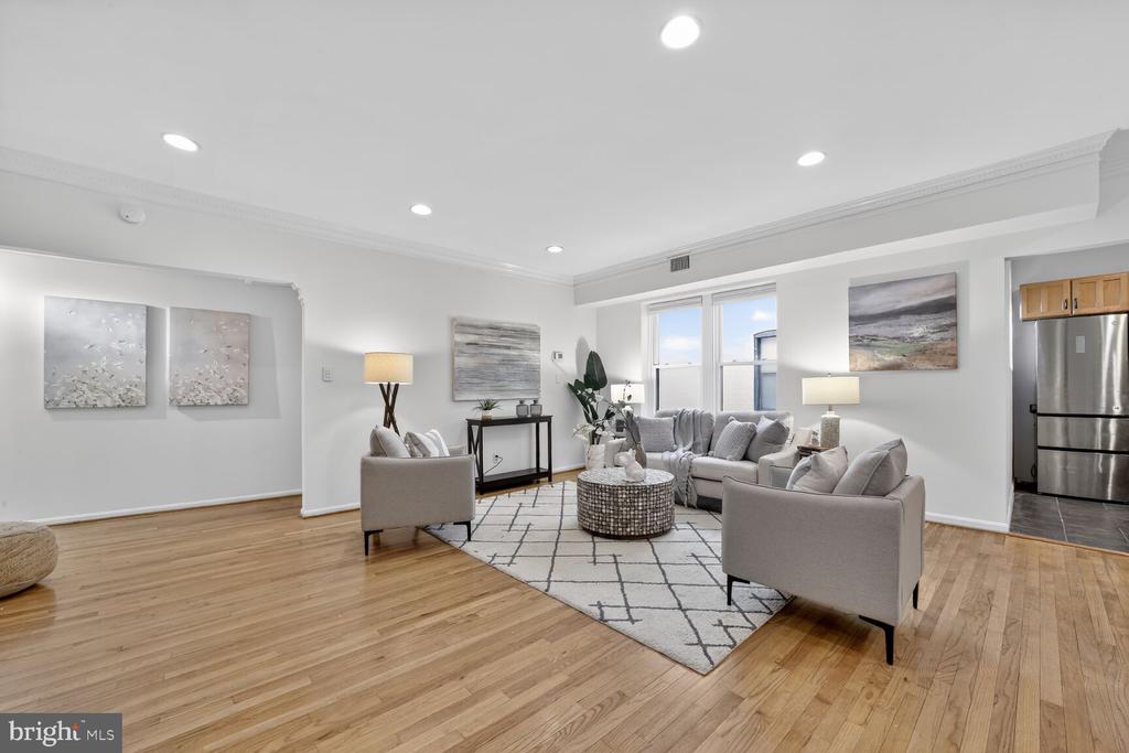 1669 COLUMBIA NW 313