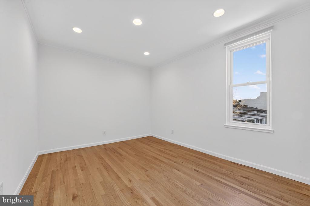 1669 COLUMBIA NW 313