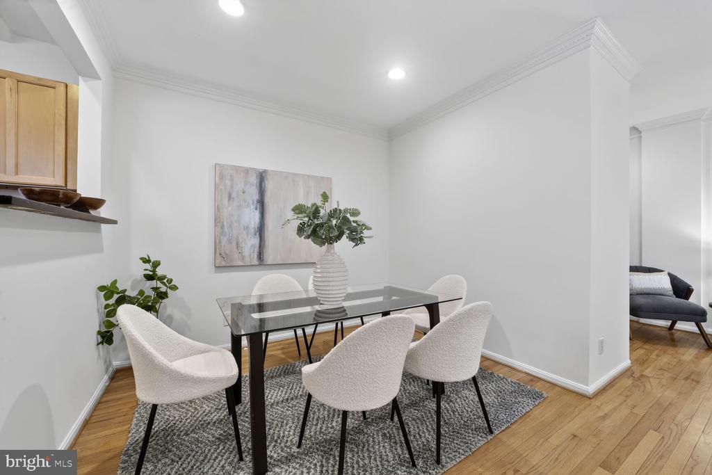 1669 COLUMBIA NW 313