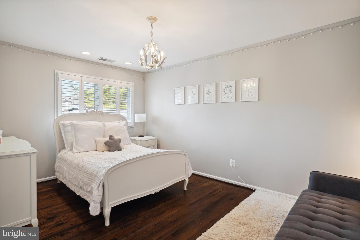 9427 Fox Hollow Dr