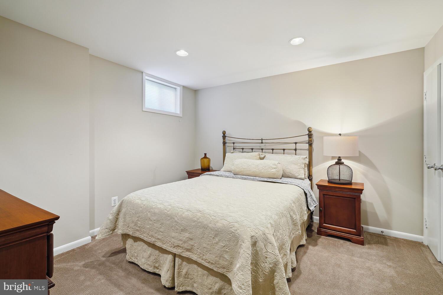9427 Fox Hollow Dr