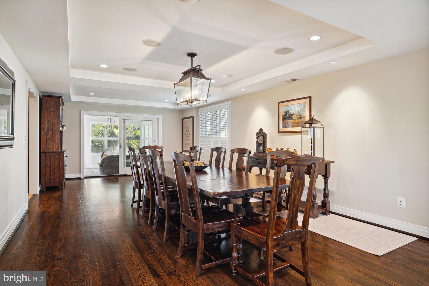 9427 Fox Hollow Dr