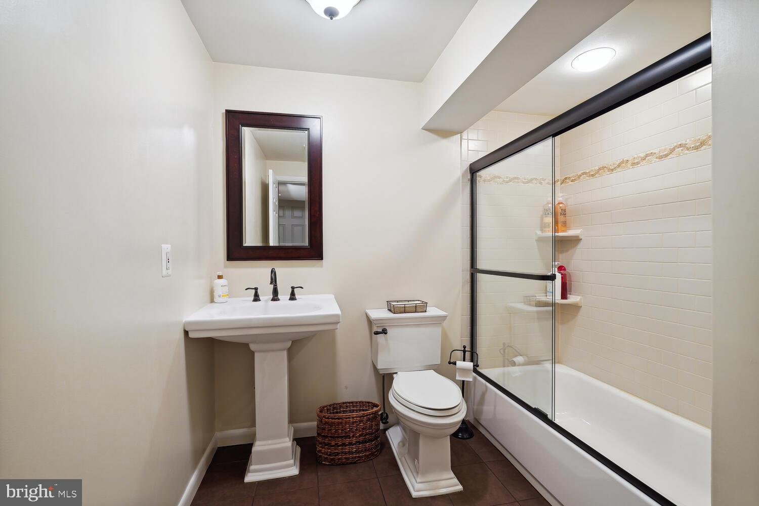 9427 Fox Hollow Dr