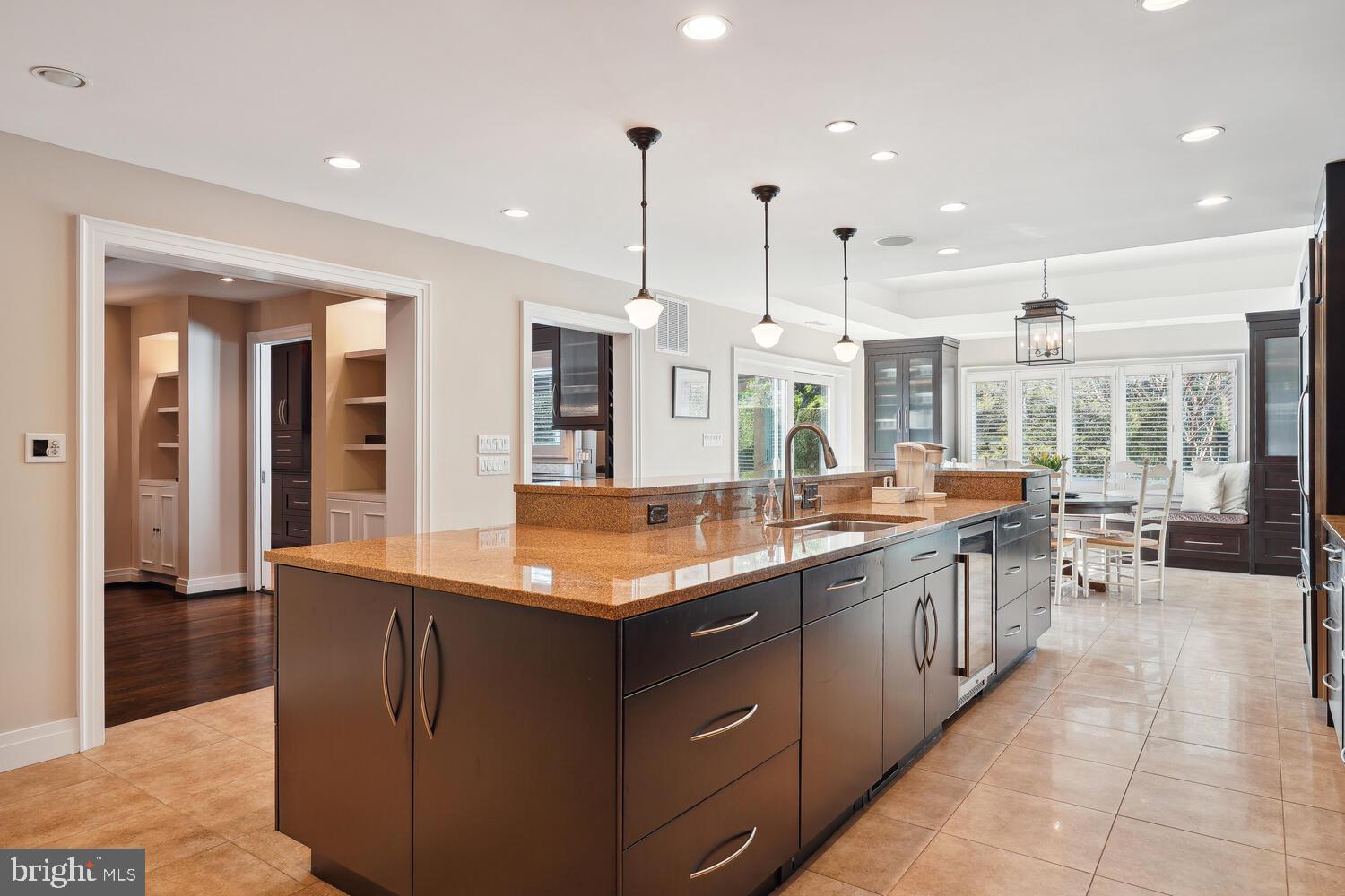 9427 Fox Hollow Dr