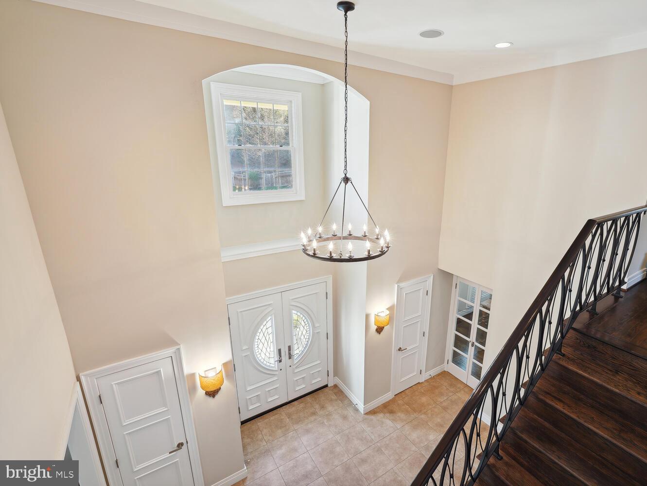 9427 Fox Hollow Dr