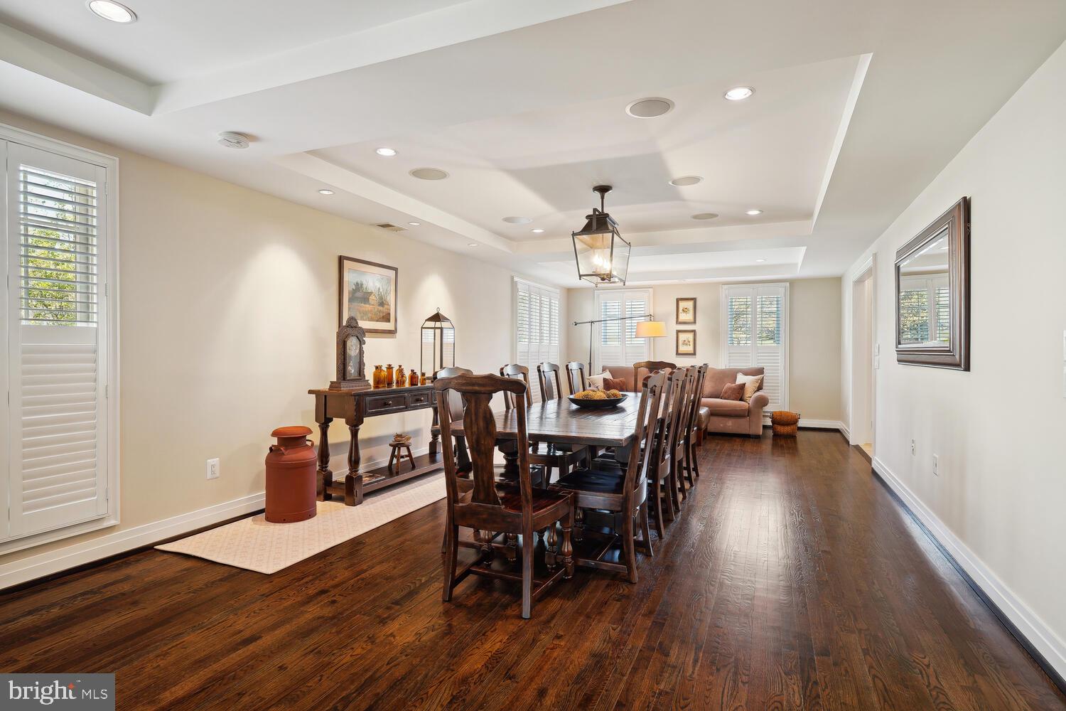 9427 Fox Hollow Dr