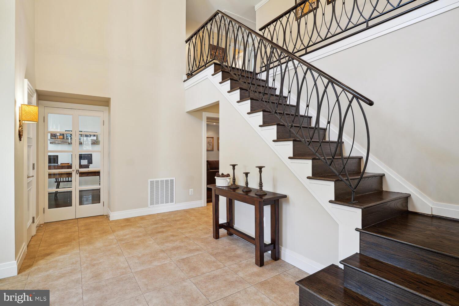 9427 Fox Hollow Dr