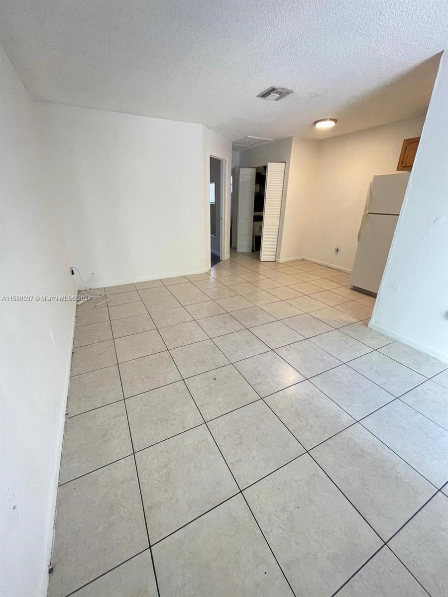 2216 Johnson St # 3