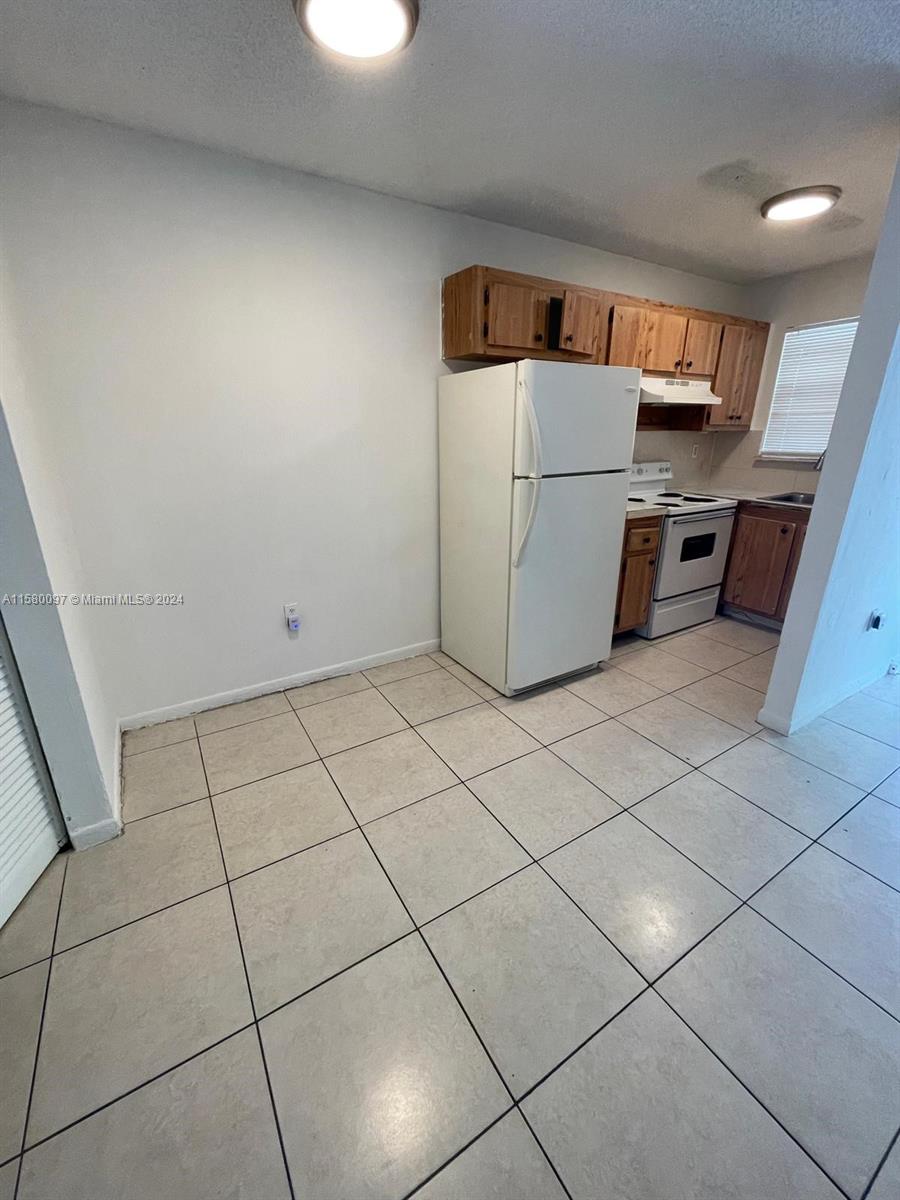2216 Johnson St # 3