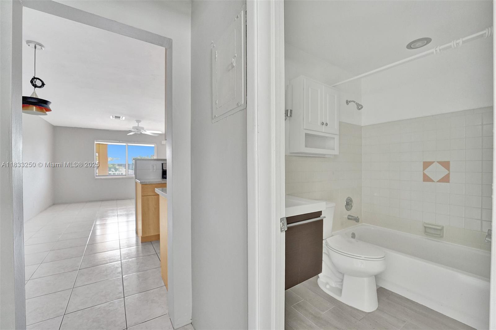 2909 Middle River Dr # 204