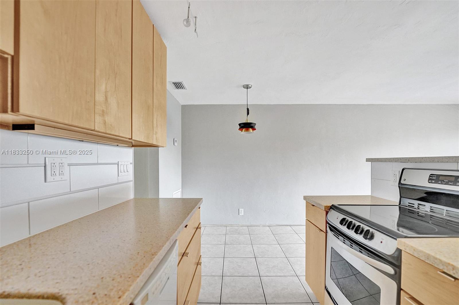 2909 Middle River Dr # 204