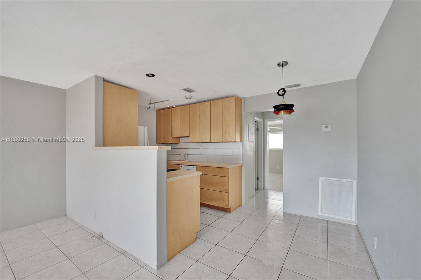 2909 Middle River Dr # 204