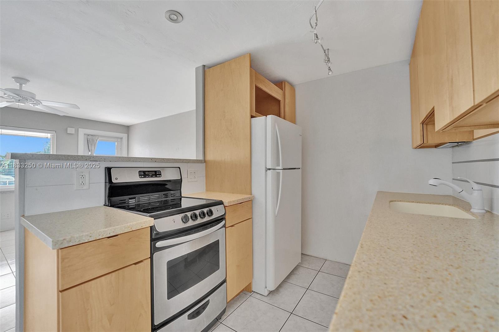 2909 Middle River Dr # 204