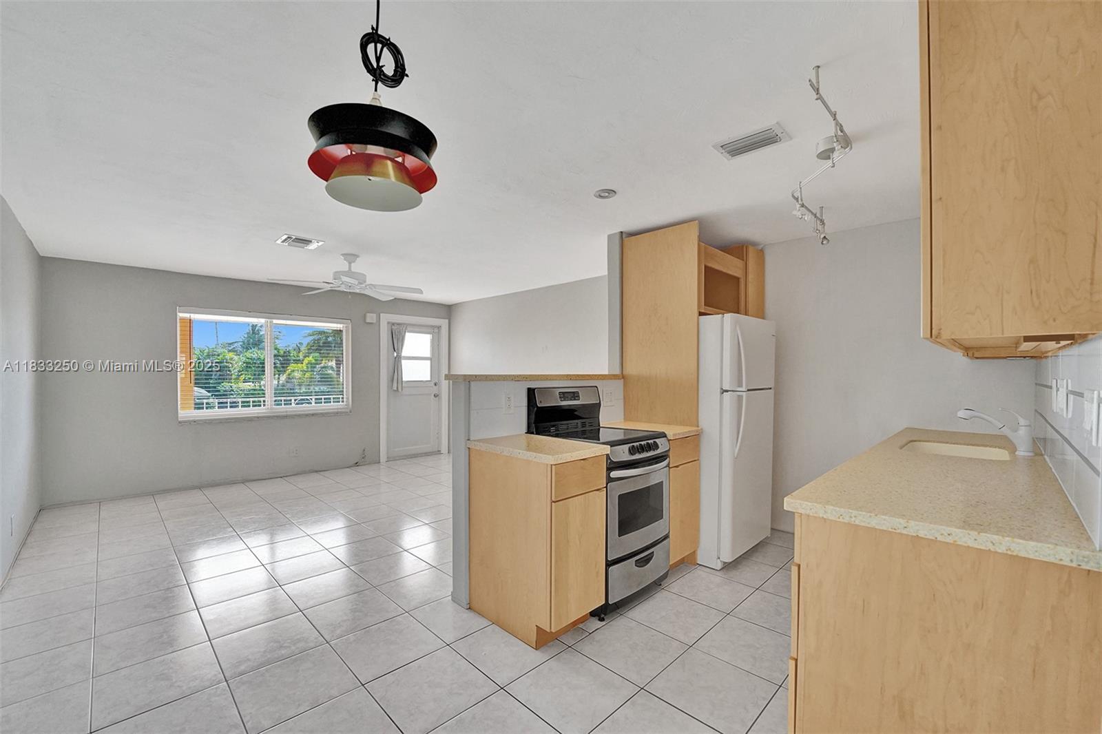 2909 Middle River Dr # 204