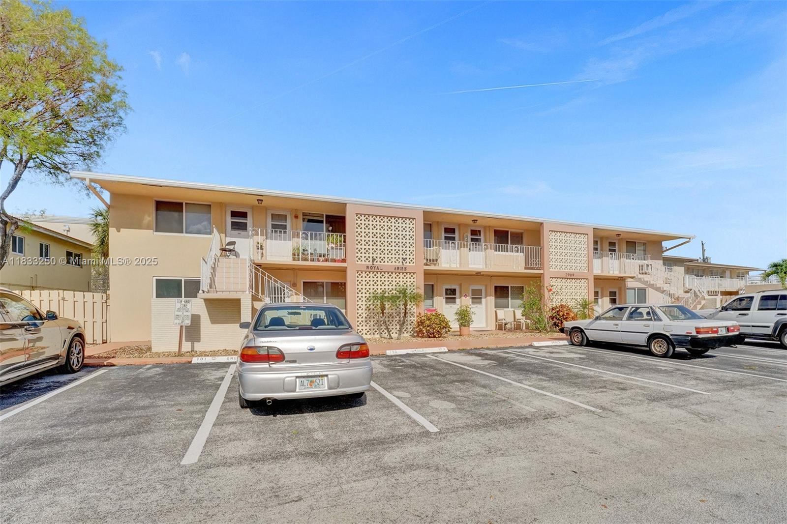 2909 Middle River Dr # 204