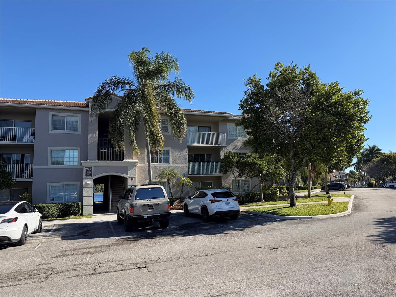 5005 Wiles Road # 307