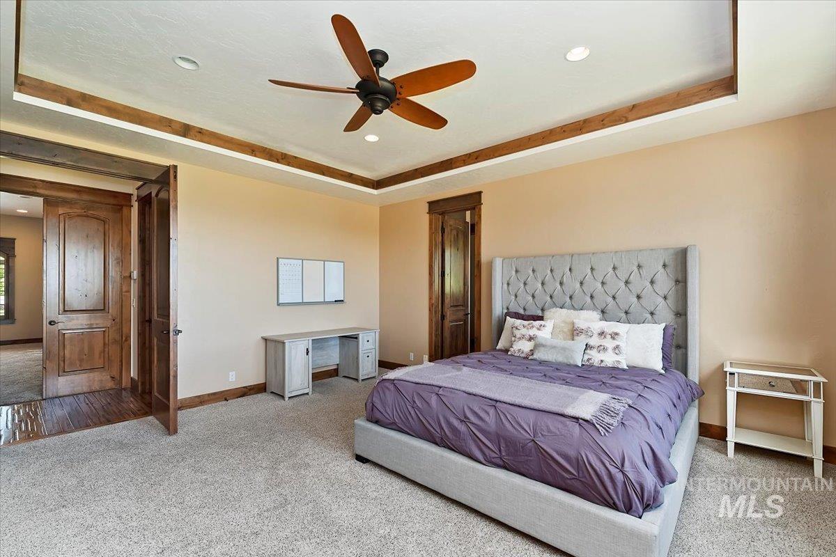 2937 E Table Rock Rd