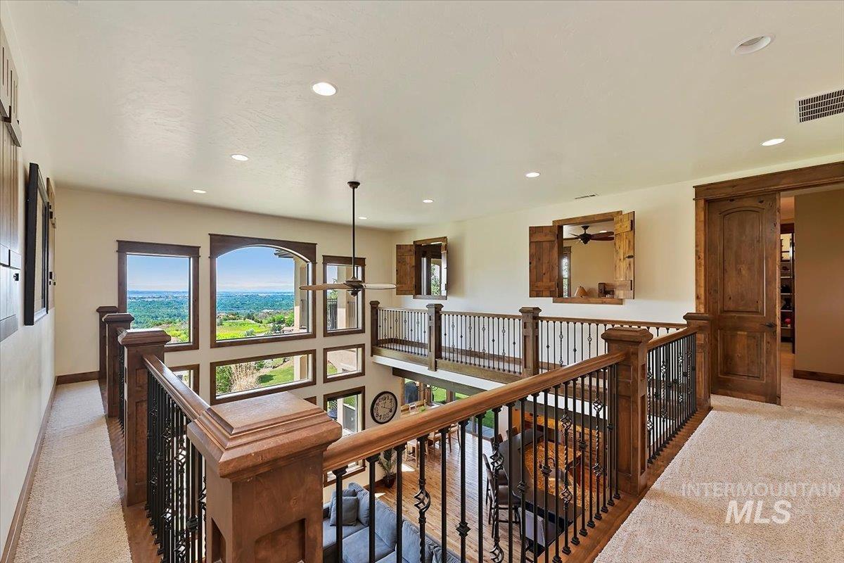 2937 E Table Rock Rd