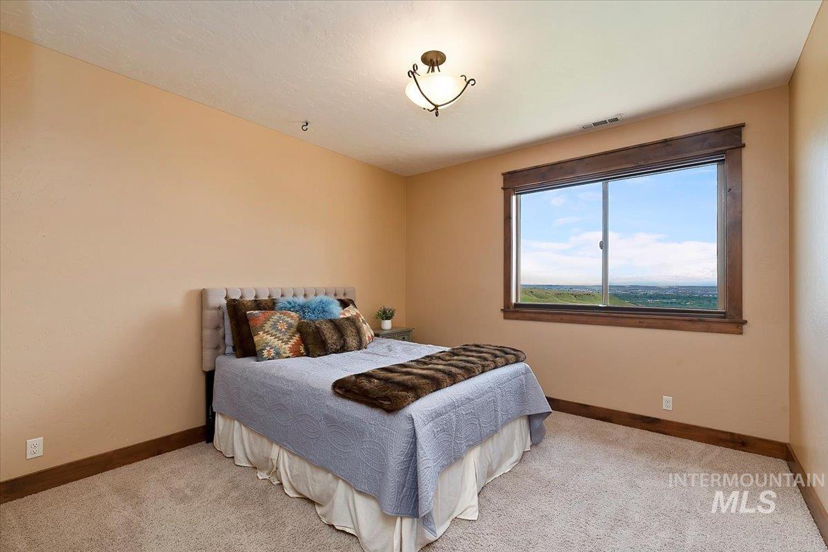 2937 E Table Rock Rd