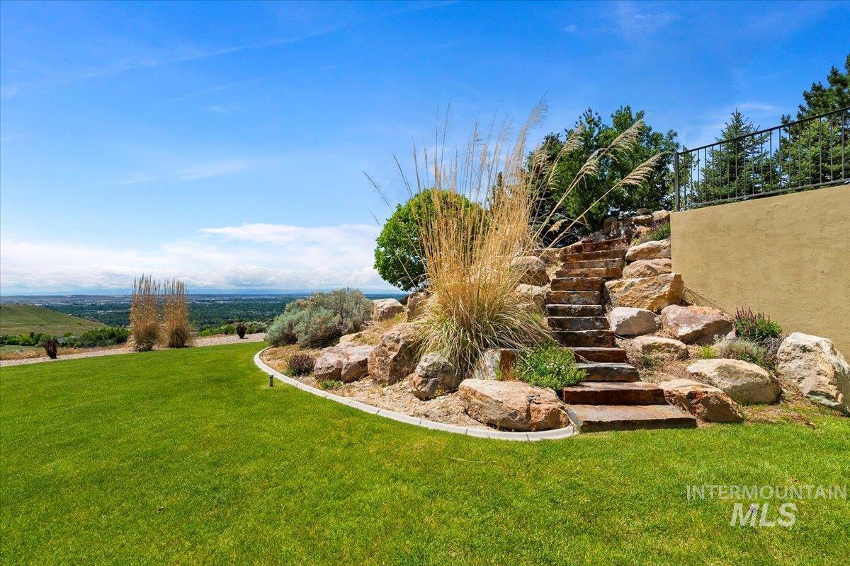 2937 E Table Rock Rd