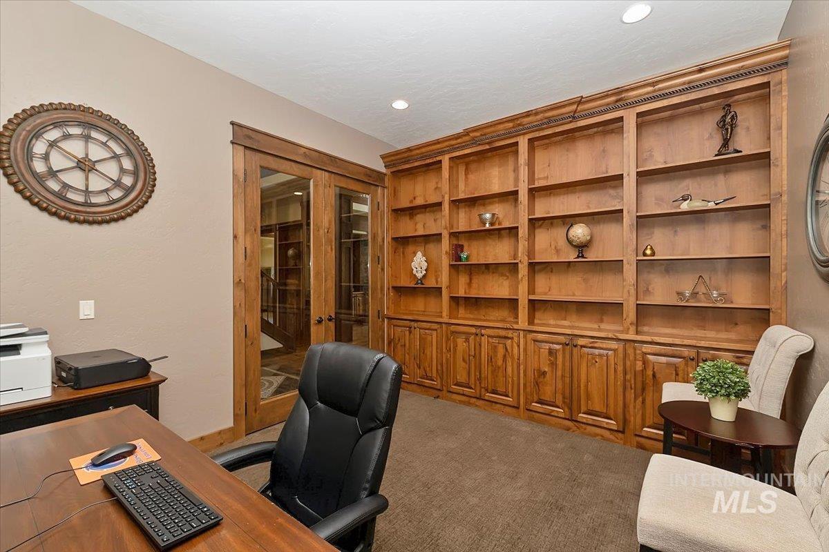 2937 E Table Rock Rd