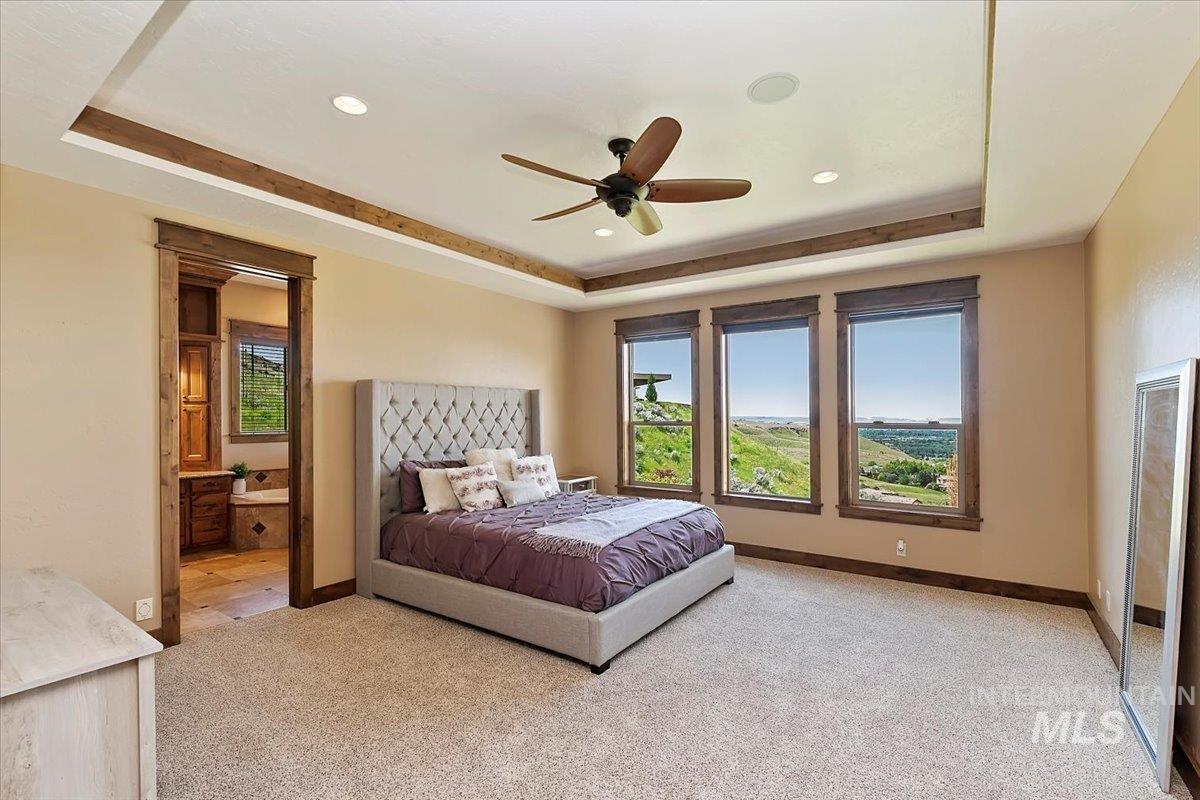 2937 E Table Rock Rd