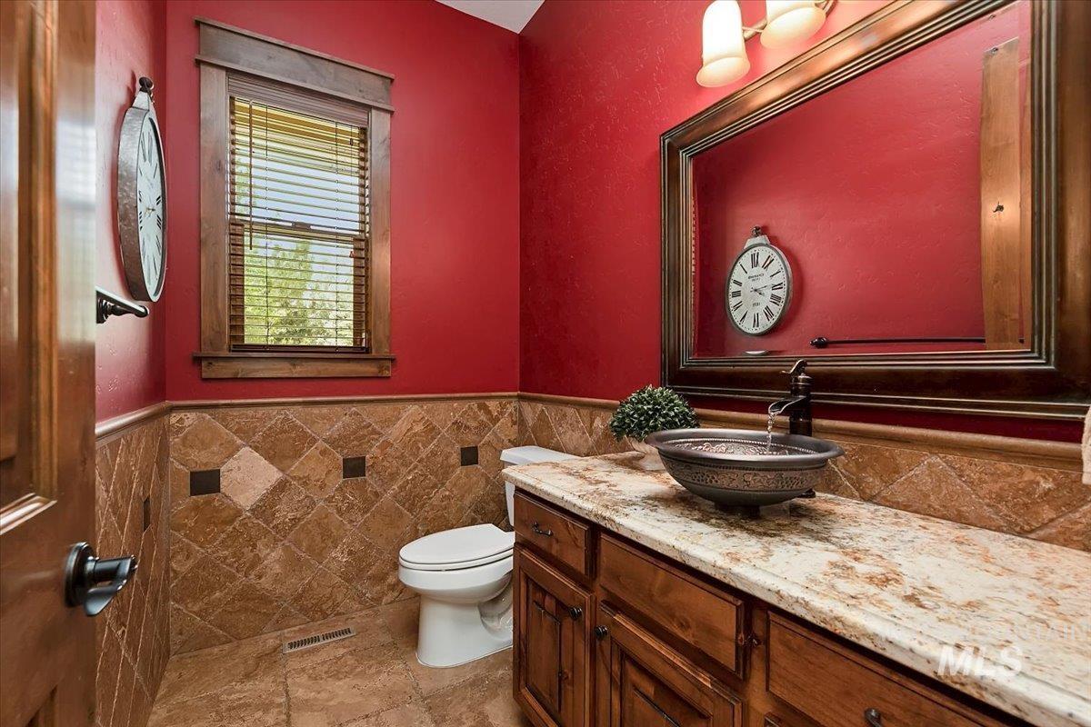 2937 E Table Rock Rd