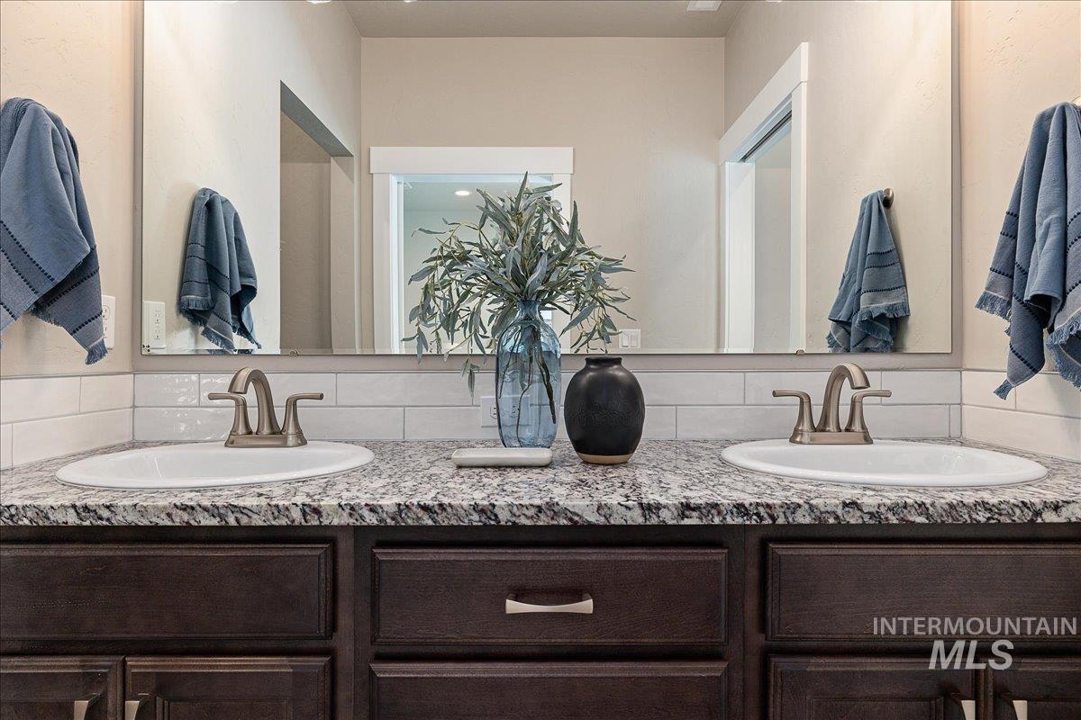 4934 N White Cap Lane