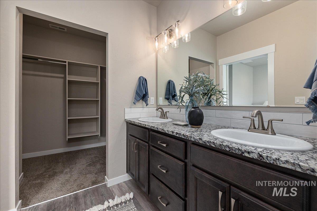 4934 N White Cap Lane