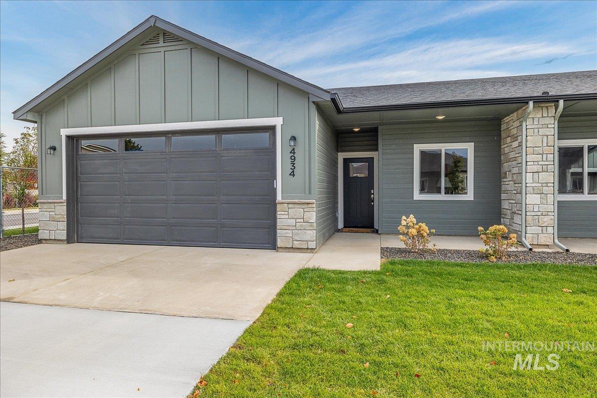 4934 N White Cap Lane